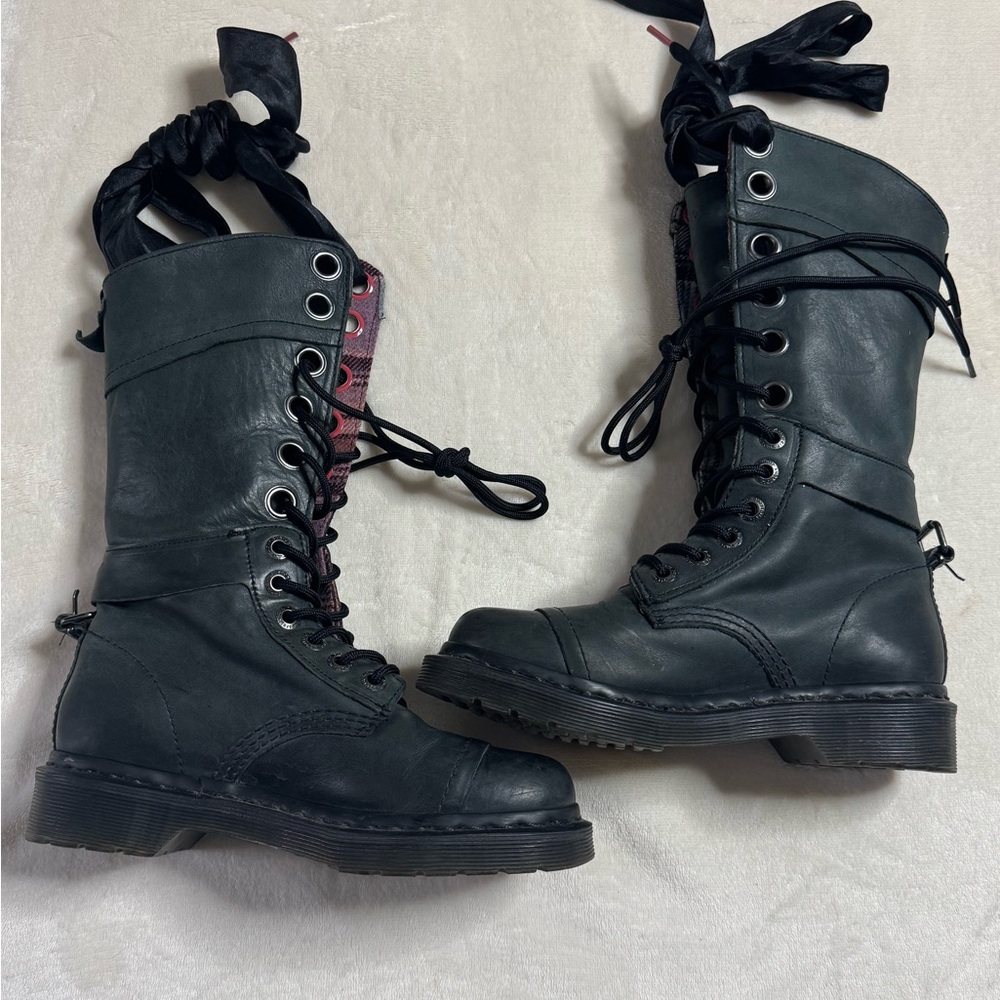 Dr Marten’s Triumph 1914 Leather Combat Boots